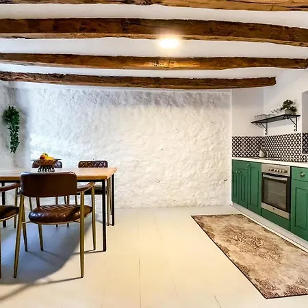 Historic With Pool And Incredible Views On The River And Landmarks Villa *