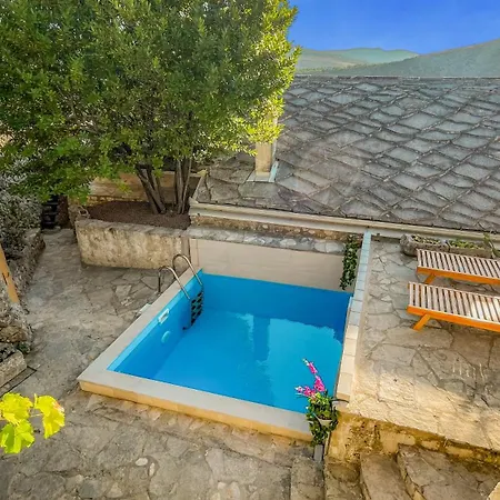 Villa Historic With Pool And Incredible Views On The River And Landmarks