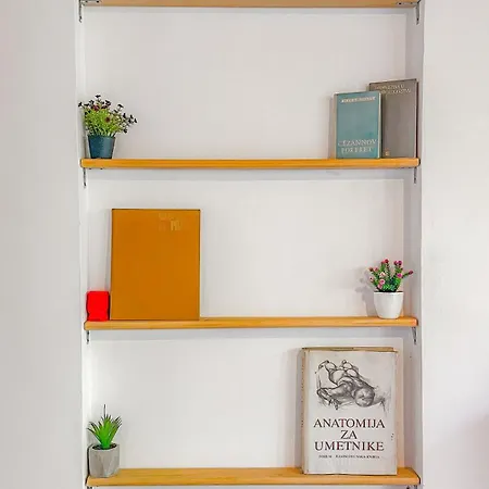 Historic With Pool And Incredible Views On The River And Landmarks