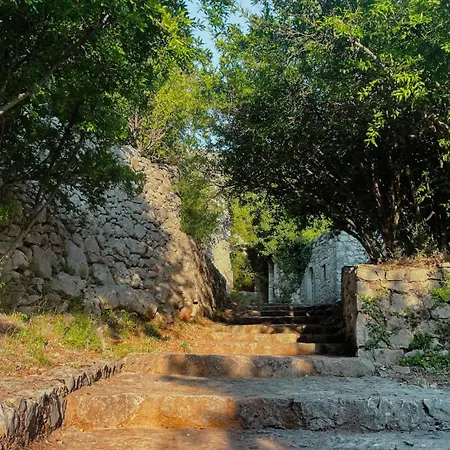 Historic With Pool And Incredible Views On The River And Landmarks Villa