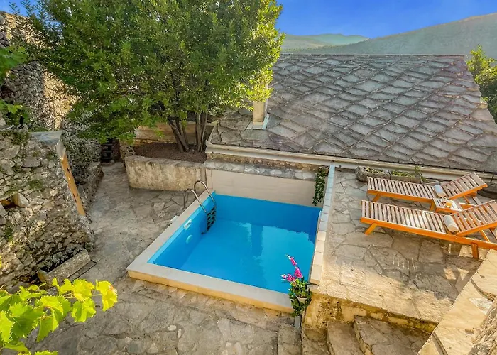 Villa Historic With Pool And Incredible Views On The River And Landmarks