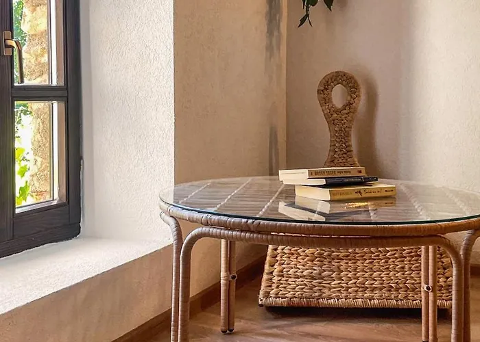 Historic With Pool And Incredible Views On The River And Landmarks Villa