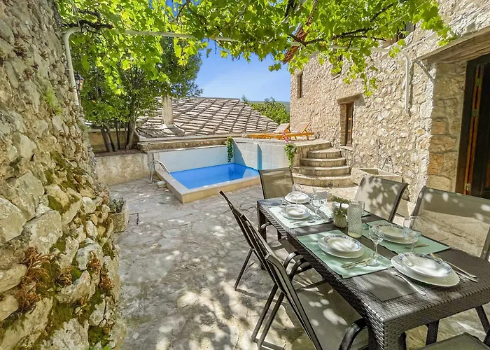 Villa Historic With Pool And Incredible Views On The River And Landmarks